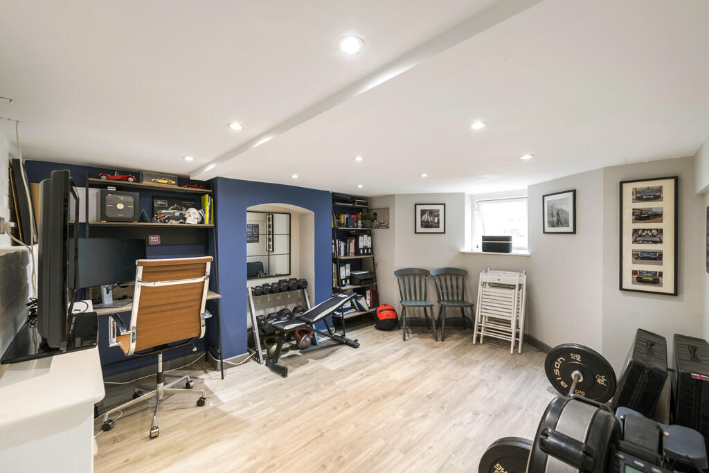 11_Oakhill_Road_i...