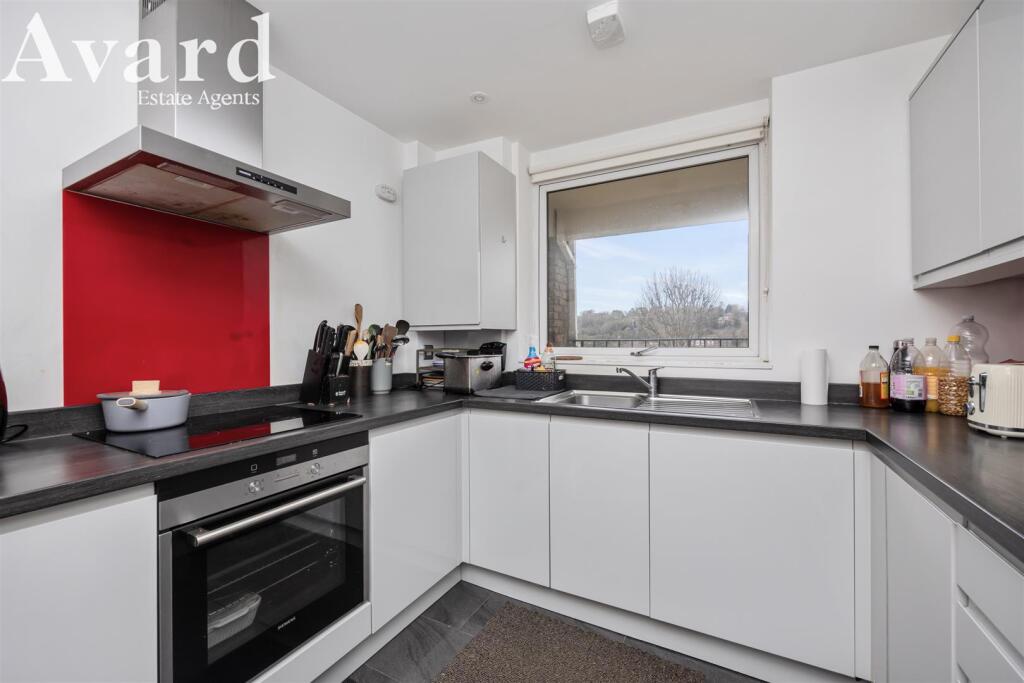 Varndean Drive_Monterey Court_Flat 9-007.jpg
