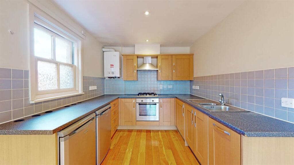 Darwin Place, Apartment 3 Kitchen.jpg