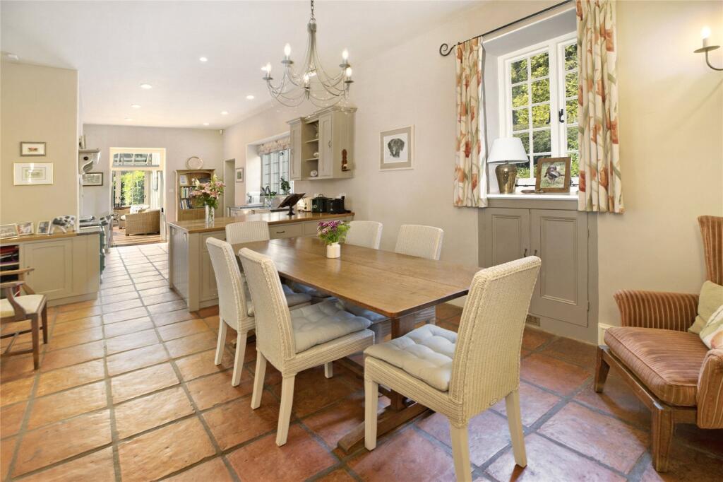 Kitchen/Breakfast Rm