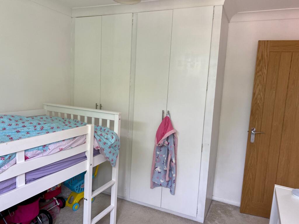 Bedroom 2 (2)