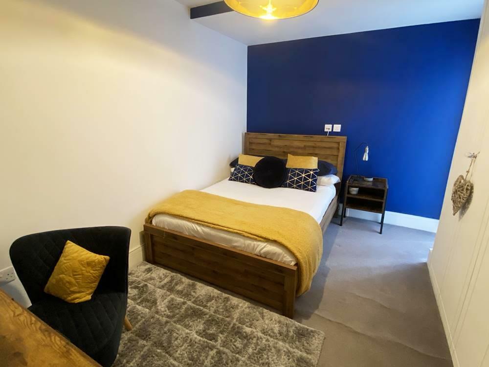 bed2.jpg