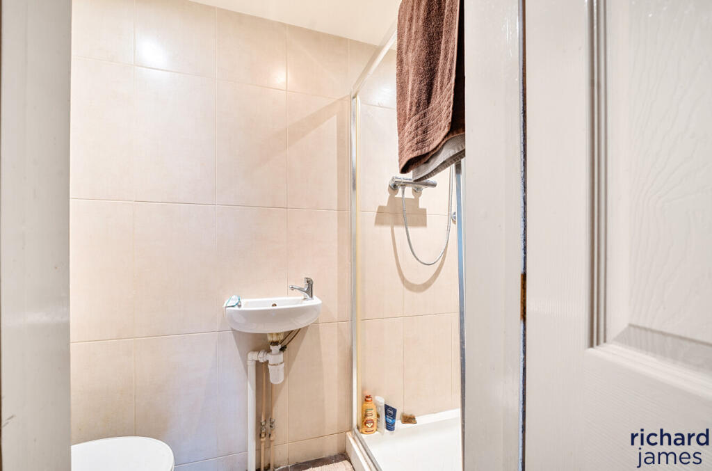 b1571358-c586-4ad...