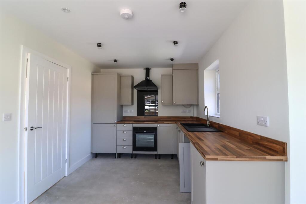 OPEN PLAN DINING KITCHEN