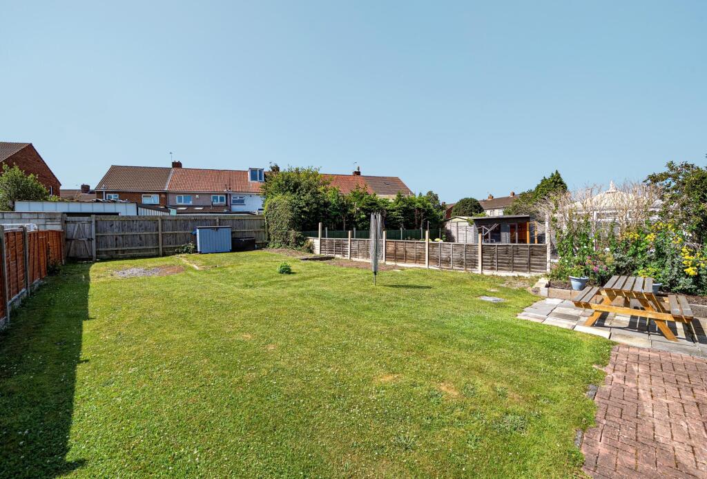 1313405-5-685405c...