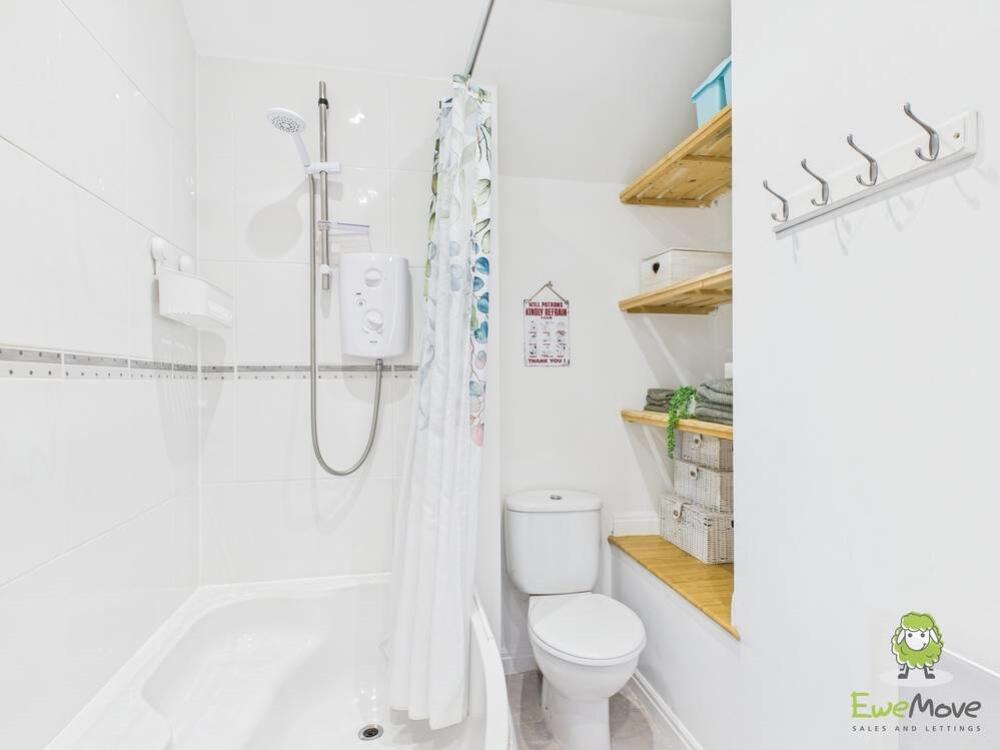 Family Bathroom. Emily Dimelow Ewemove Whitchurch 