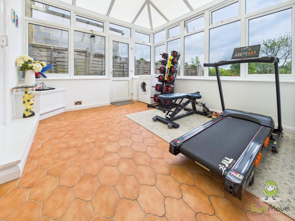 CAM01543G0-PR0146-STILL013