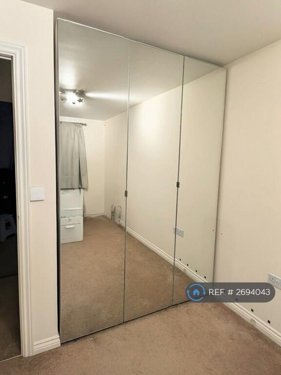 Bedroom 2 Wardrobe
