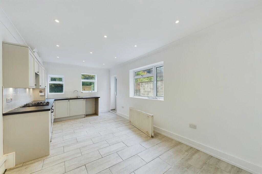 CAM01085G0-PR0450...