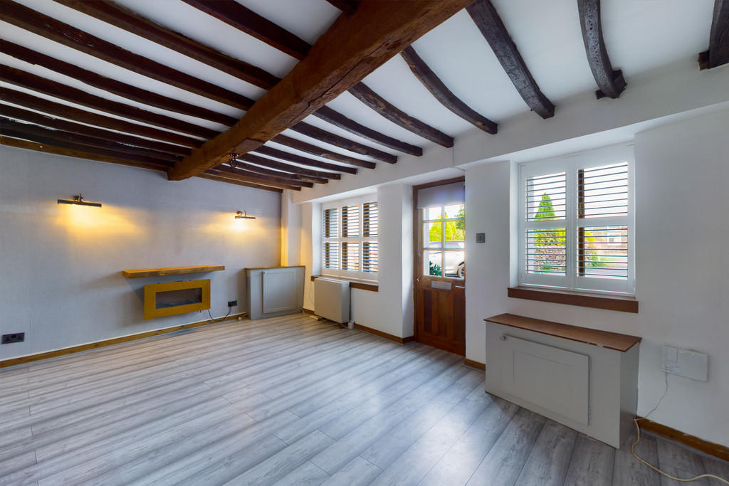 Spacious Lounge