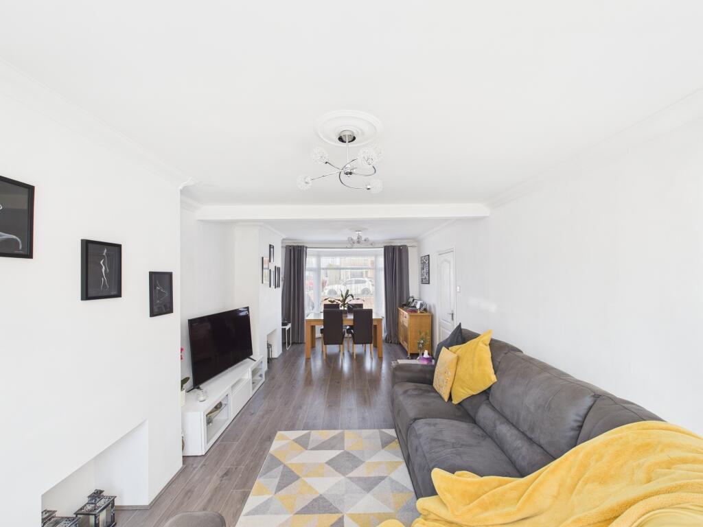 CAM05192G0-PR0042-STILL017