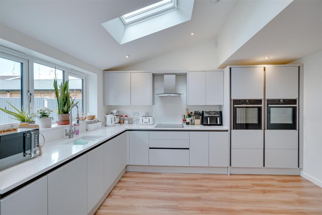 40 Church Mdw, Barton Mills,--11.jpg