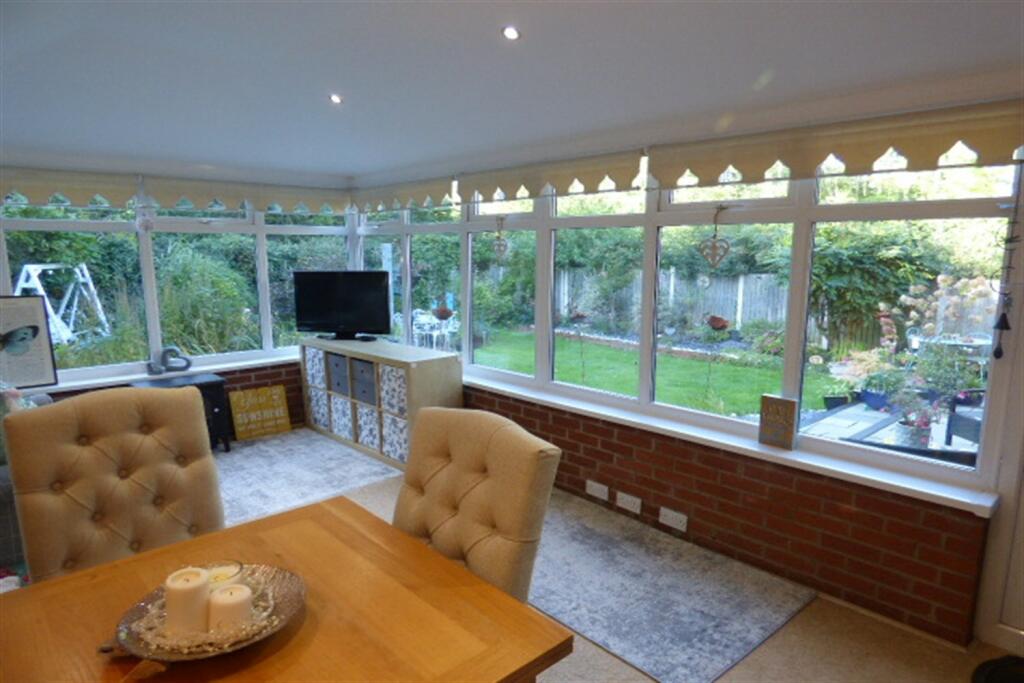 Dining and Family Ro