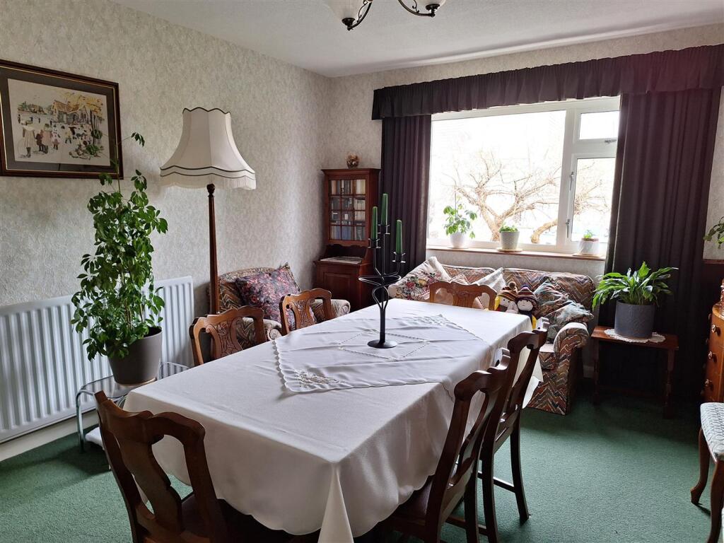 Dining Room.jpg