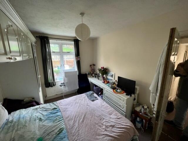 32 Dudley Road Bedroom (4)