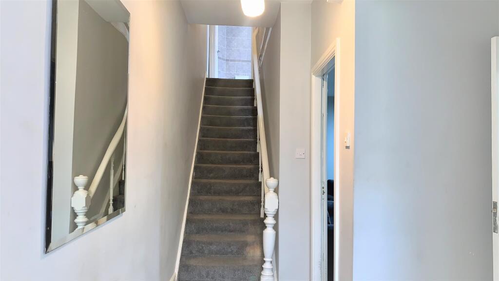 stairs 6 bed heaton