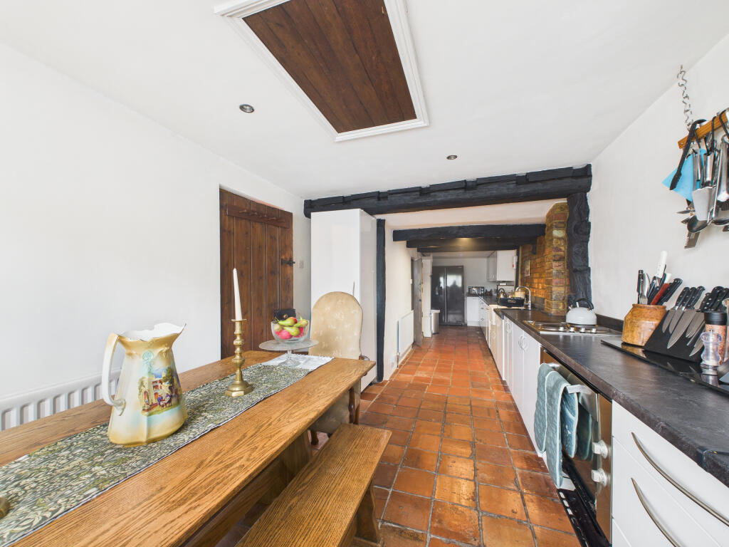 CAM02909G0-PR0488-STILL009