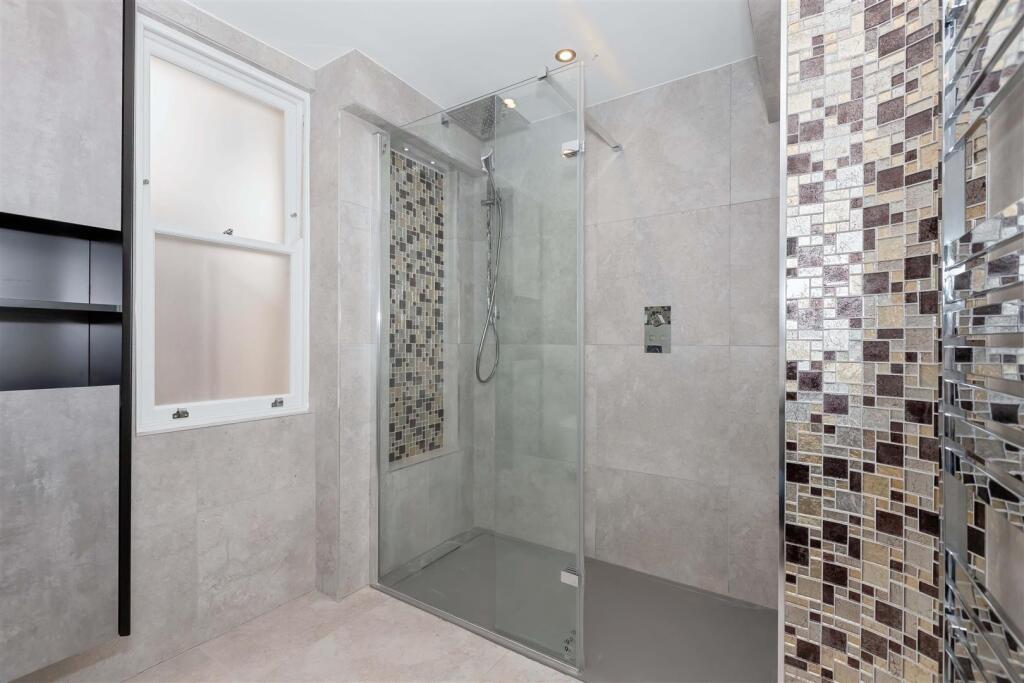 Adelaide Crescent_10.jpg