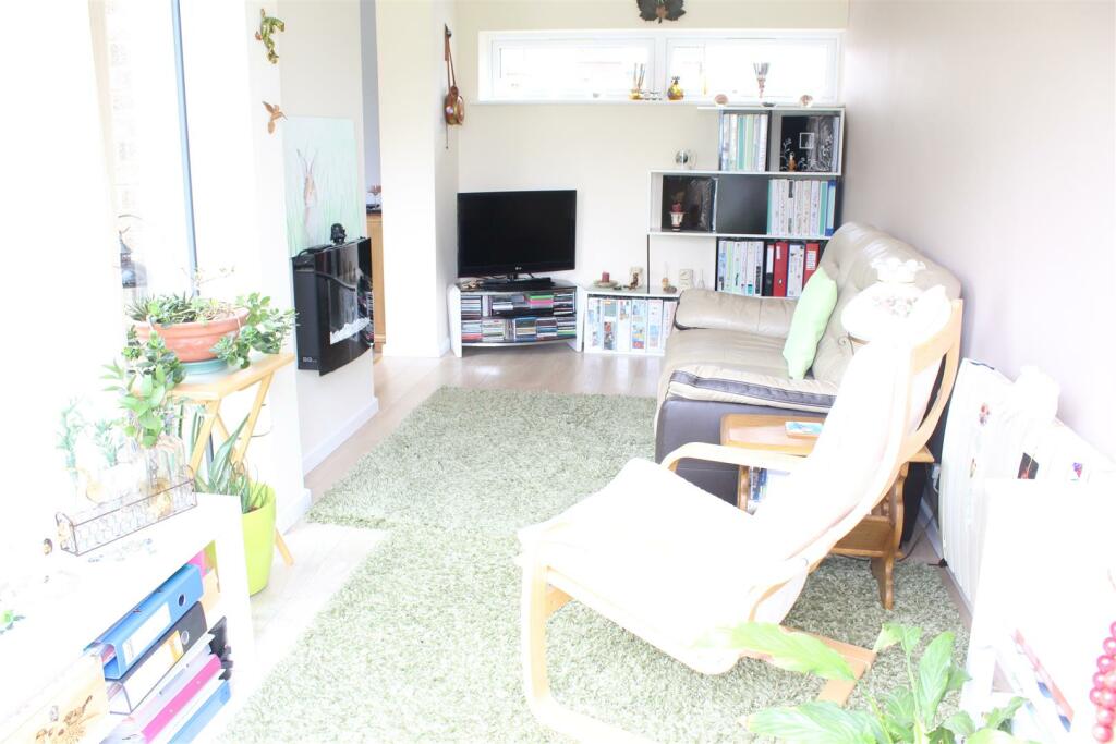 GARDEN ROOM
