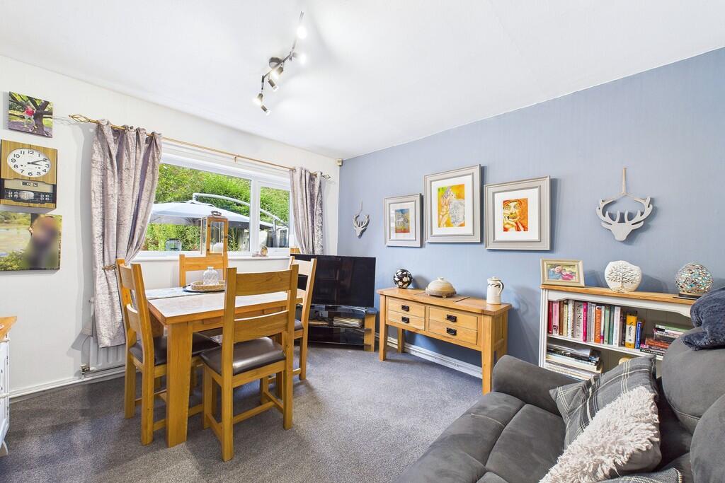 Dining Room/ Bedr...