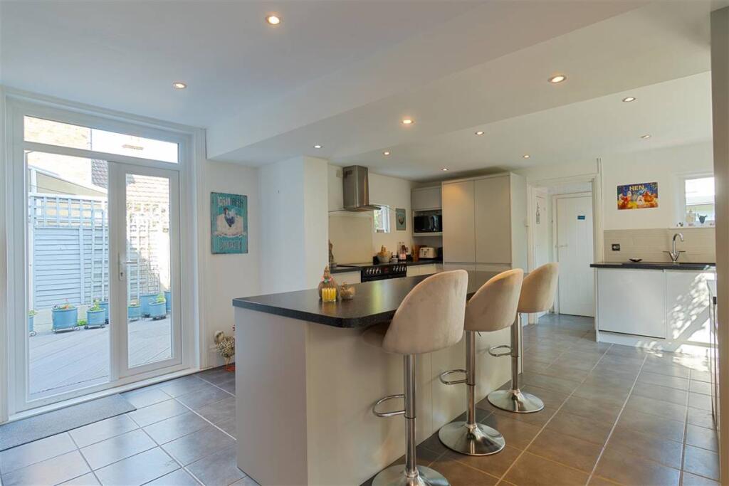 Kitchen/Breakfast Room