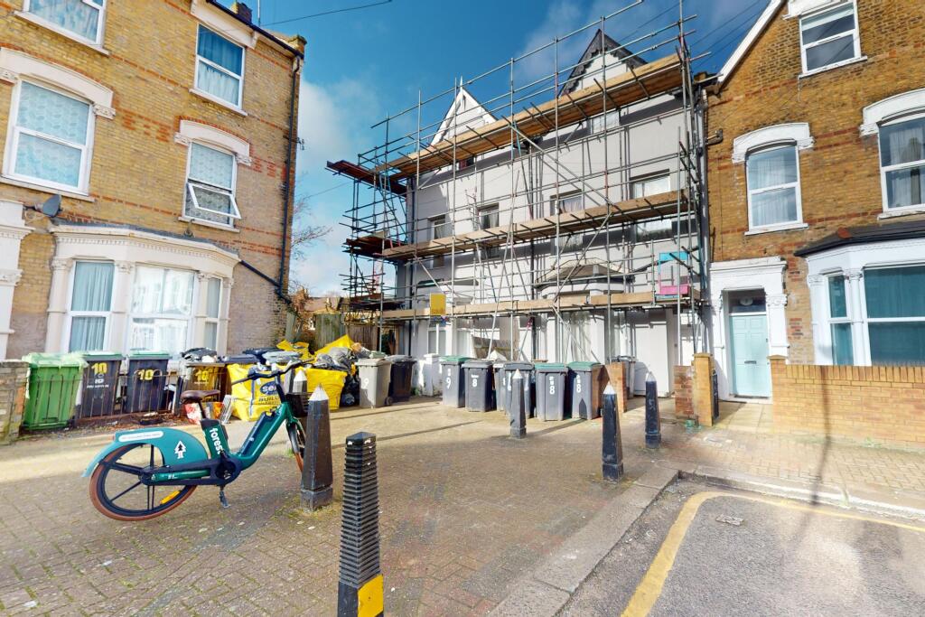 9 Brampton Park Road, Hornsey, London, N22 6BG