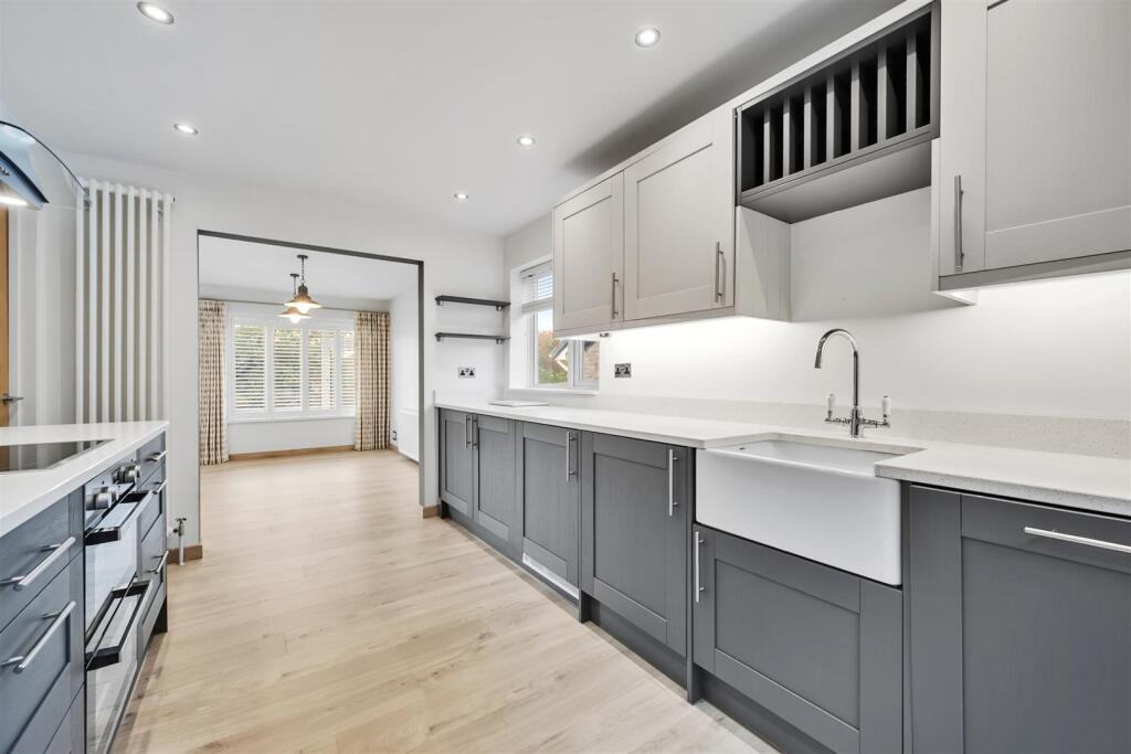 Saxton Mee  14 Castle Mount Crescent 0046.jpg