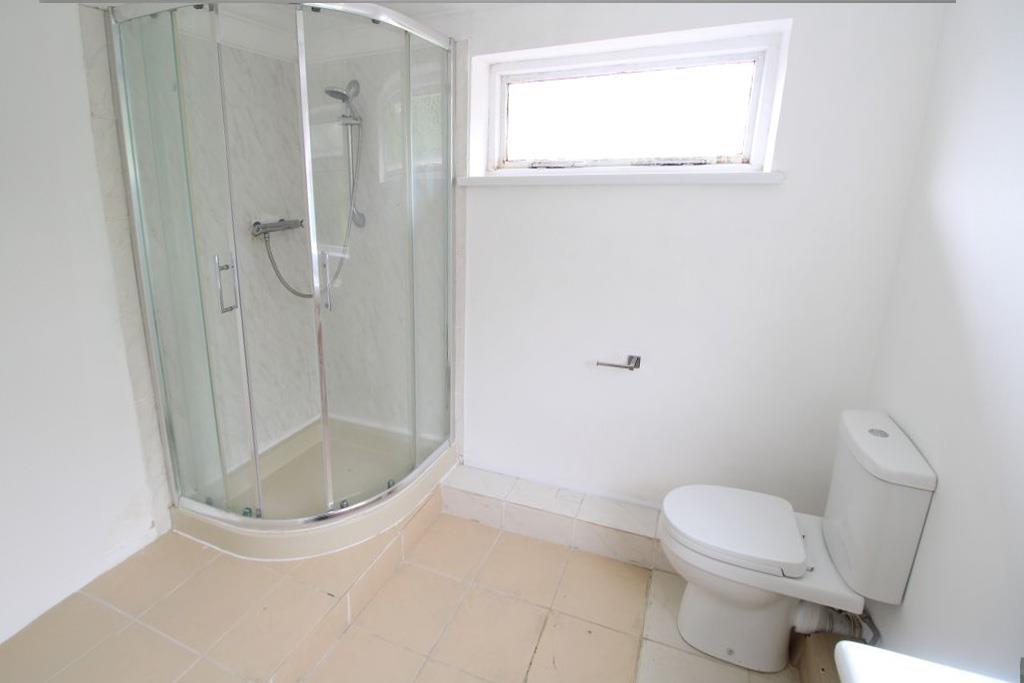 bathroom 2.jpg