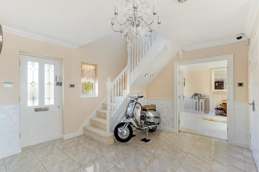 4nicholascourt26829611