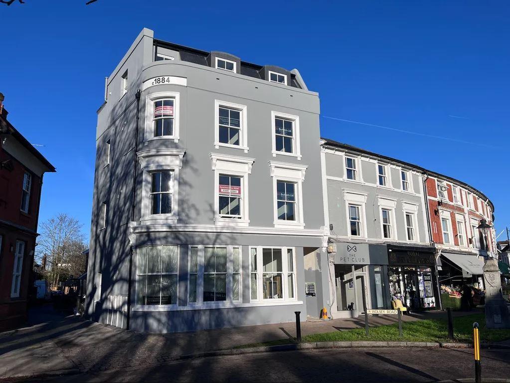 Bridge Road, Hampton Court Village, East Molesey, KT8 9ER