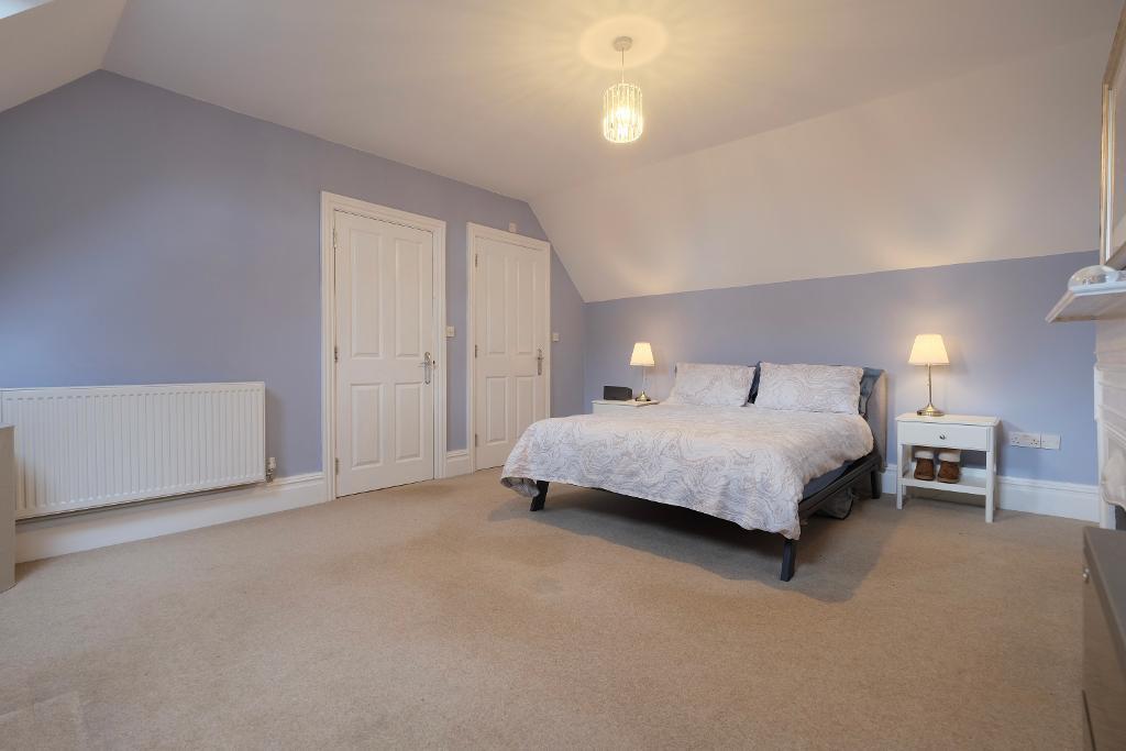 Bed 1 with ensuite shower room