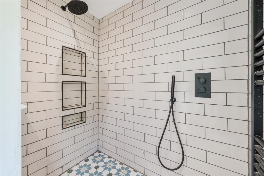 BRAMBLE WALK (9).jpg