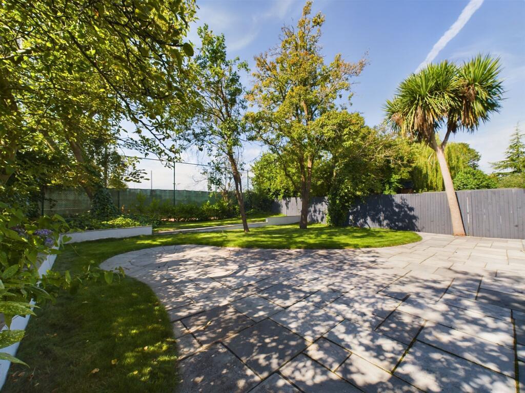 COMMUNAL GARDEN