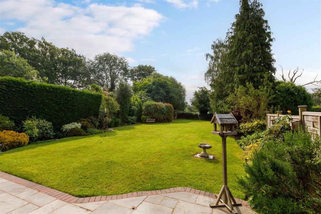 Generous Sized Rear Garden