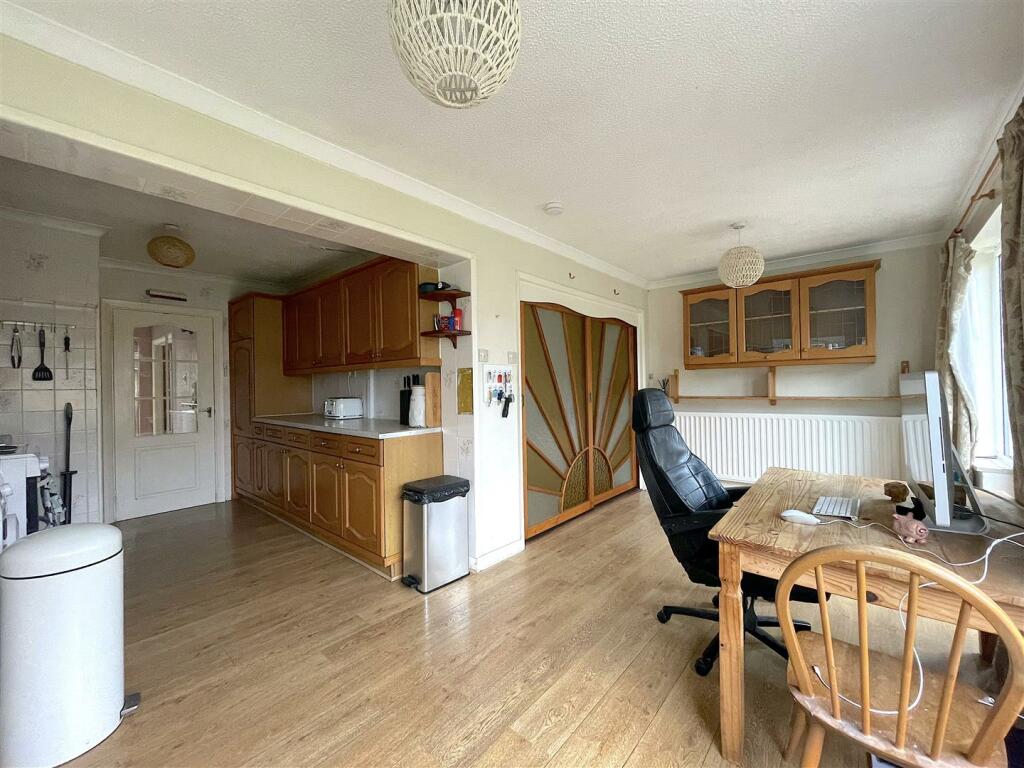 Kitchen:Dining Room (1).jpeg