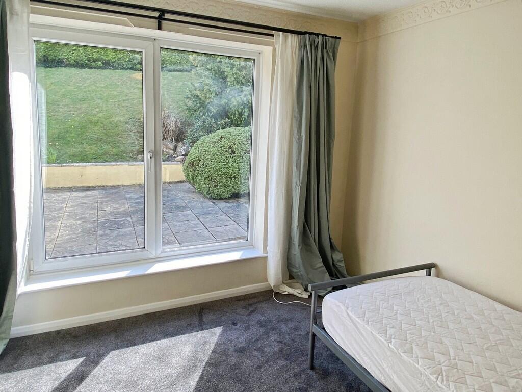 1f593ac4-Room 201...