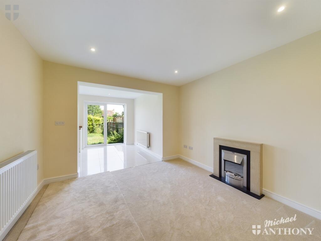 CAM00621P1-PR0461-STILL05