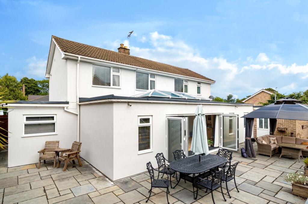 1304929-6-6841fcf2708d3