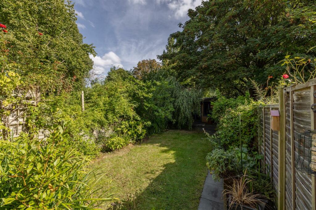 Lewis Avenue, E17