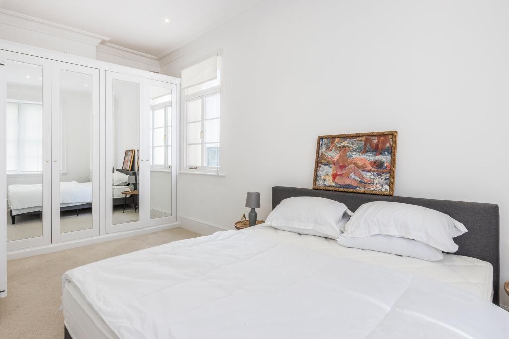 Montagu Square 33B, 