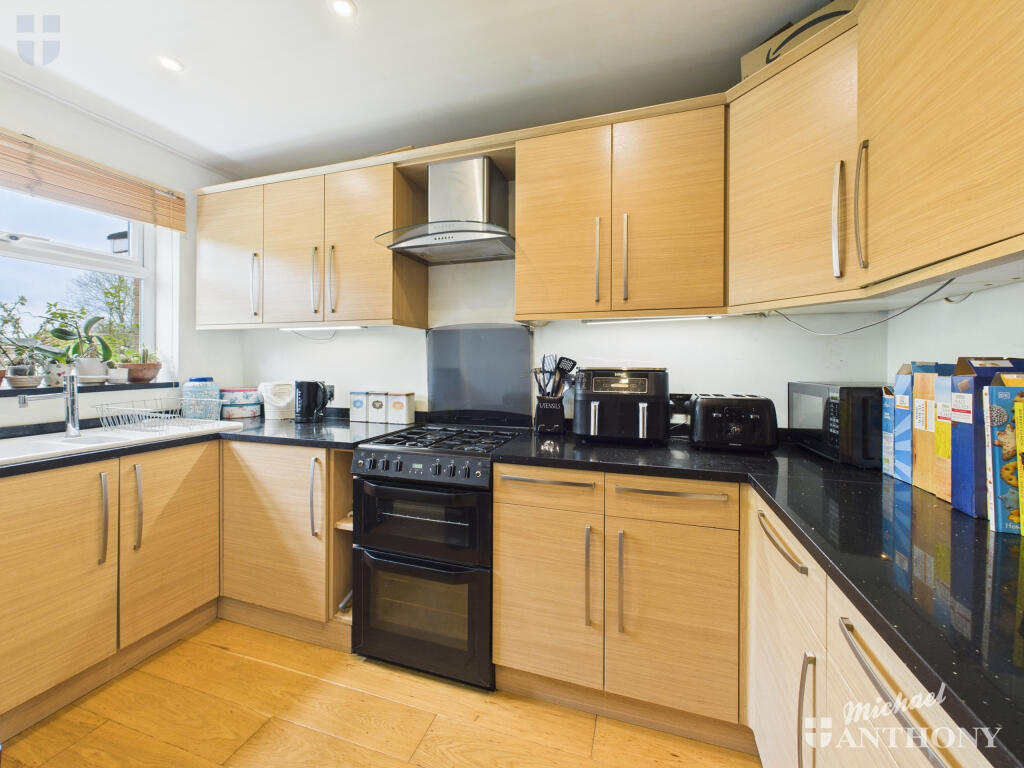 CAM03852G0-PR0248-STILL001