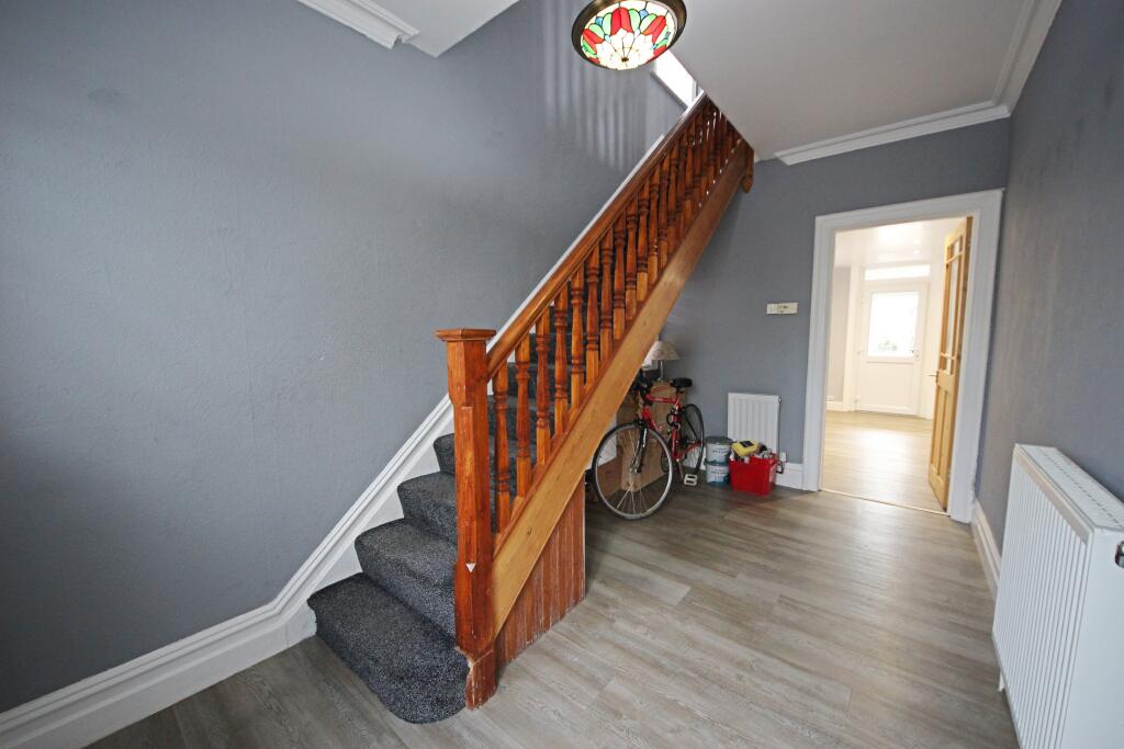 Spacious entrance