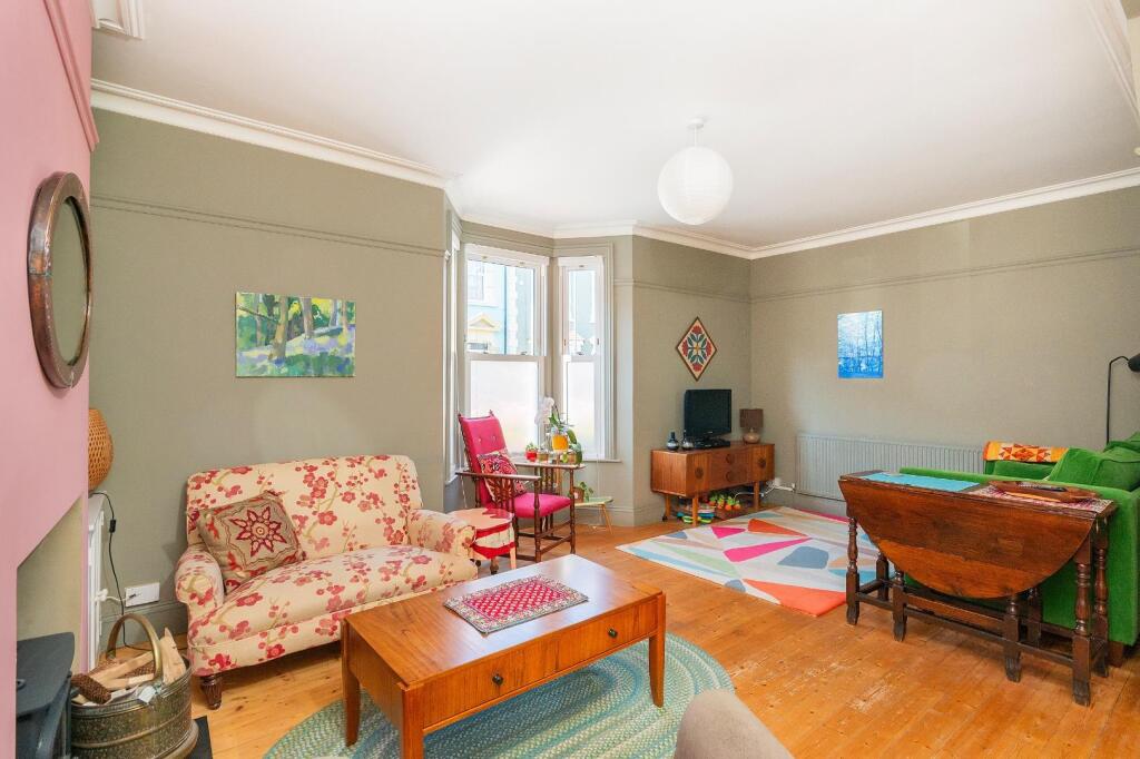 1A1SBR - Living Room D.jpg