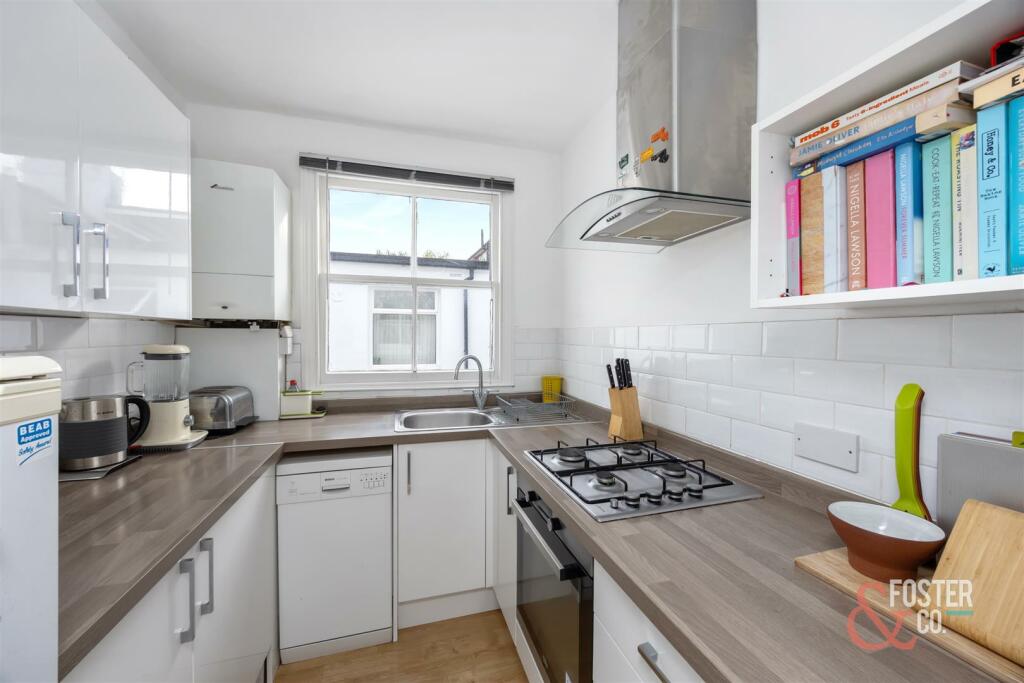 Lyndhurst Road, 31, First Floor Flat-010.jpg