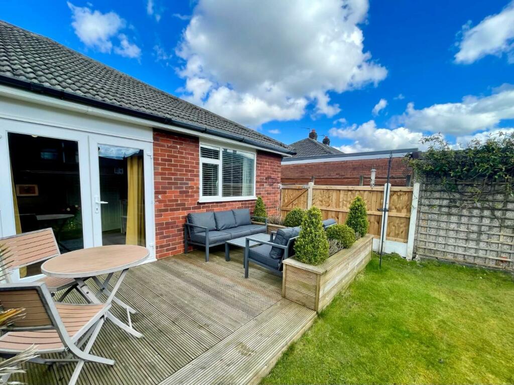 LulworthCres24gdn5.jpg