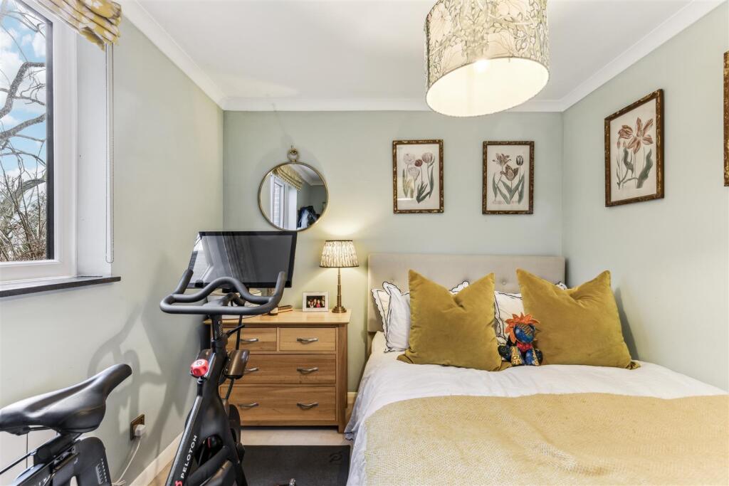 St. Andrews Court, W4 - FOR SALE