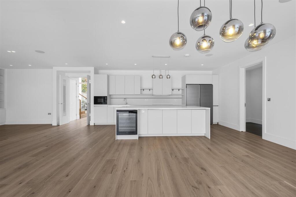 92 Copse Hil,11.jpg