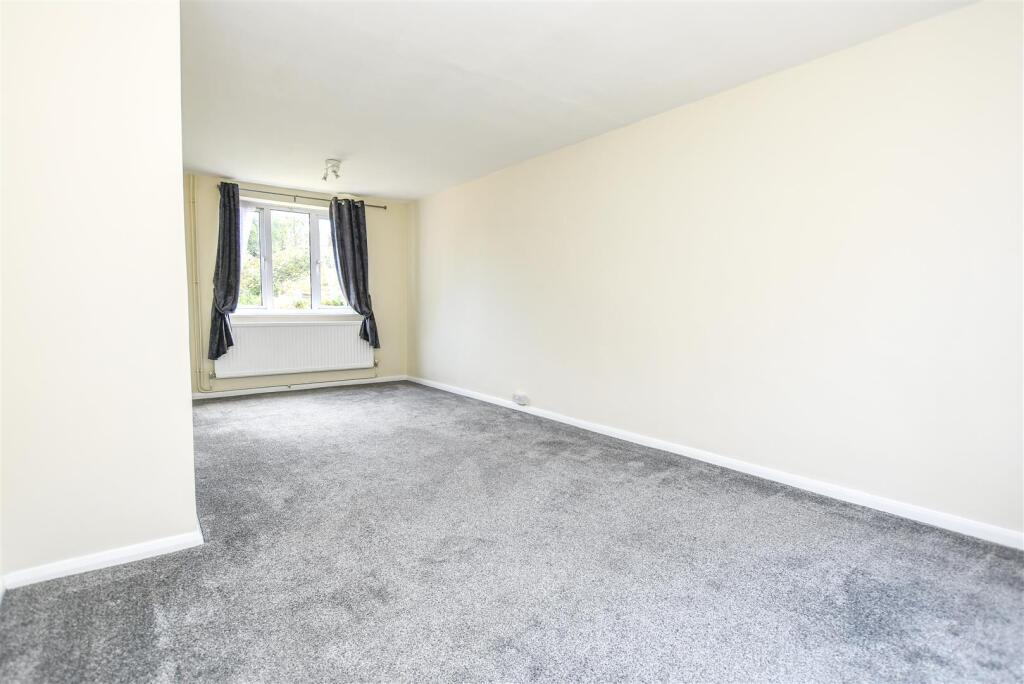 Living Room 1.jpg