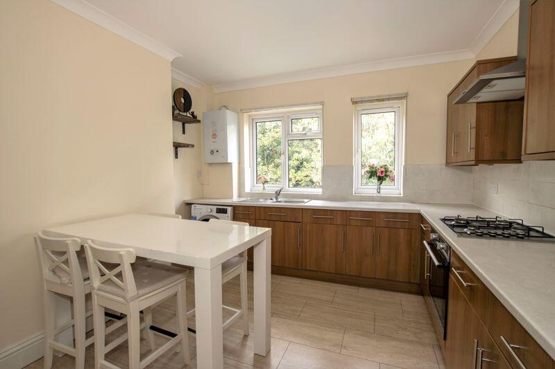 Kitchen/ Dining Room