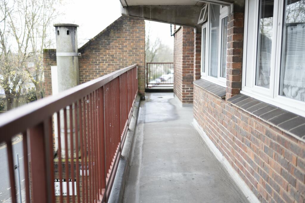 63 Besant Way 16